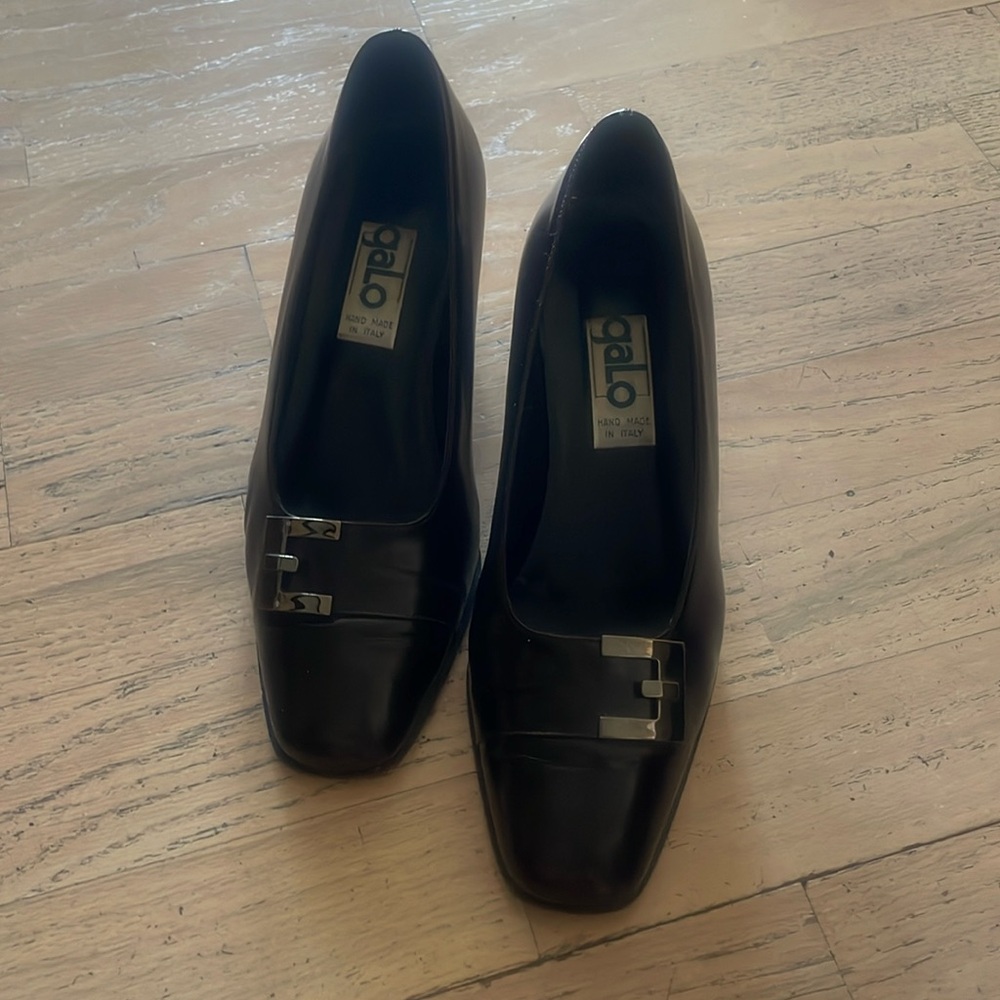 Women shoes pumps leather upper and sole
